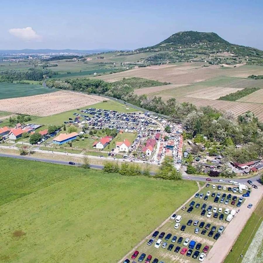 Hotel Piac Vendeghaz Kaptalantoti Exteriér fotografie